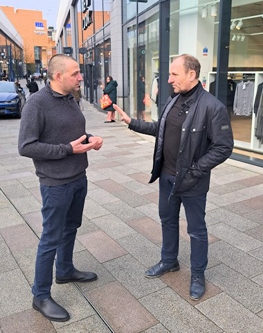 Paul Ellison with local salon owner Greg Couzens