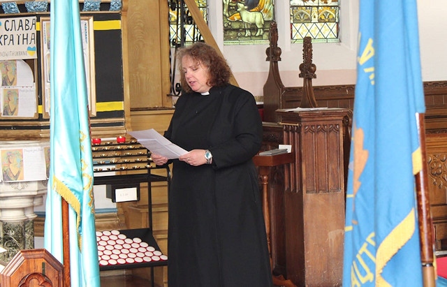 Rev. Anne Gilbert, the Vicar of Rochdale read ‘Prayers for Peace’